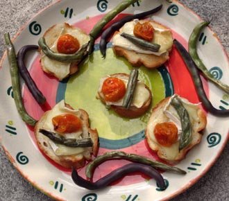 brie-toasts.jpg