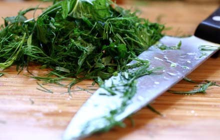 dill-with-knife